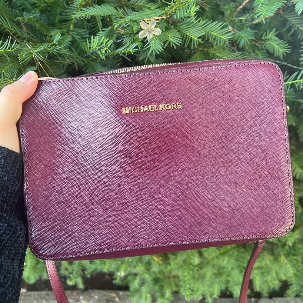 Michael Kors Jet set Travel Crossbody bag